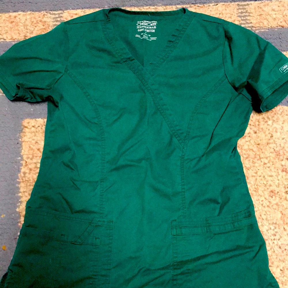 Pair of Cherokee scrubs. Lightly worn. Could be men’s or women’s. Looks unisex.